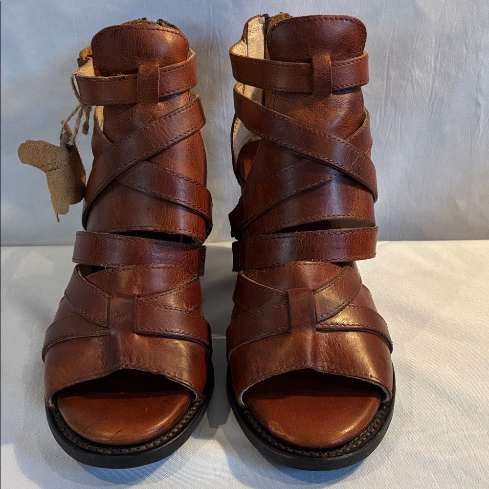NWT Freebird by Steven Claw strappy block heel distressed brown leather sandals - Picture 4 of 15